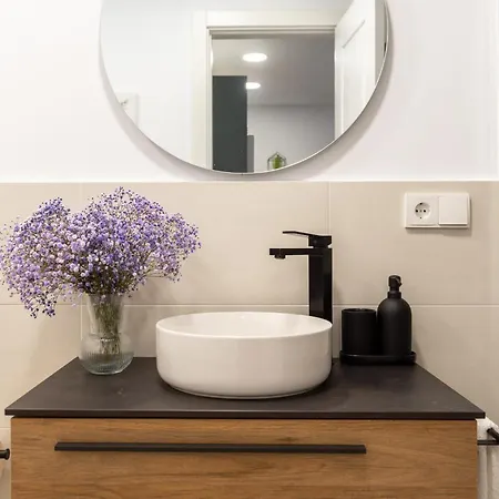 La Casa Del Poeta Centro *